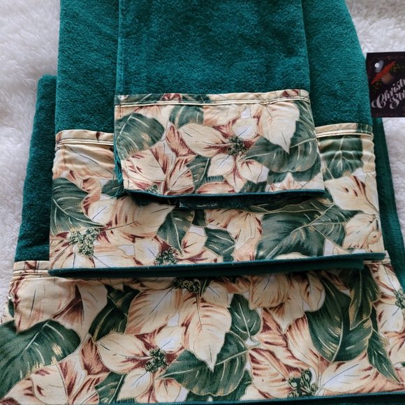 Christmas Poinsettia - Three piece Towel Set - Picture 6 of 7